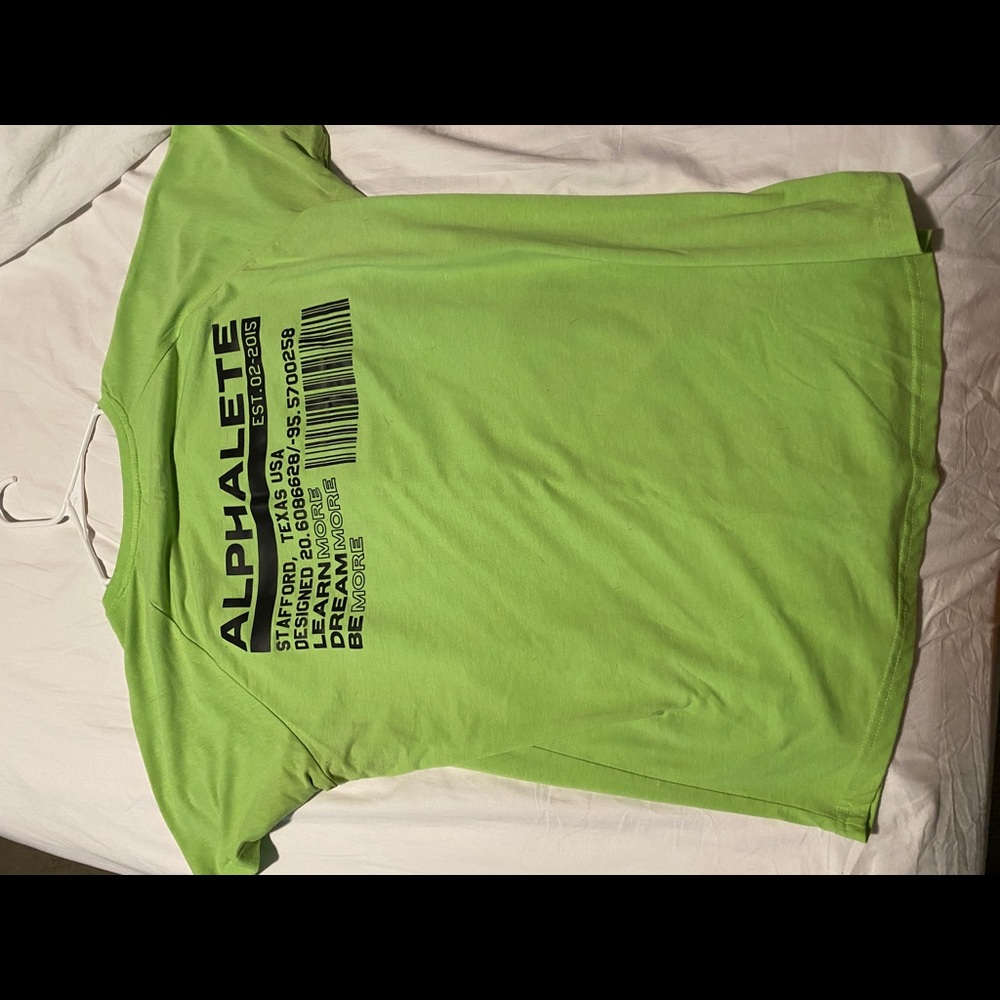 Men’s alphalete shirt